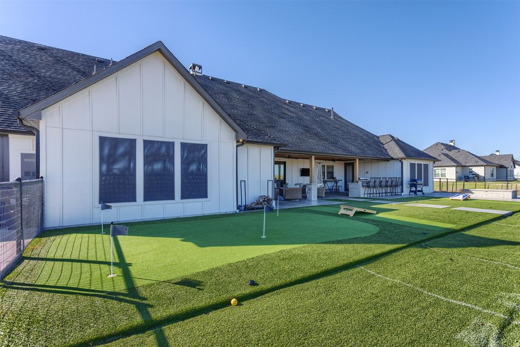 1810 Jc Maples Road, Gunter, TX 75058