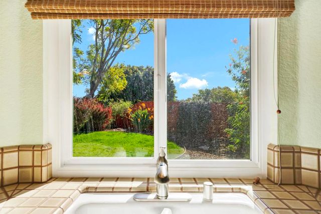 10553 Sunset Ridge Dr, San Diego, CA 92131