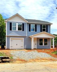 228 E Hemstead Street, Lexington, NC 27292