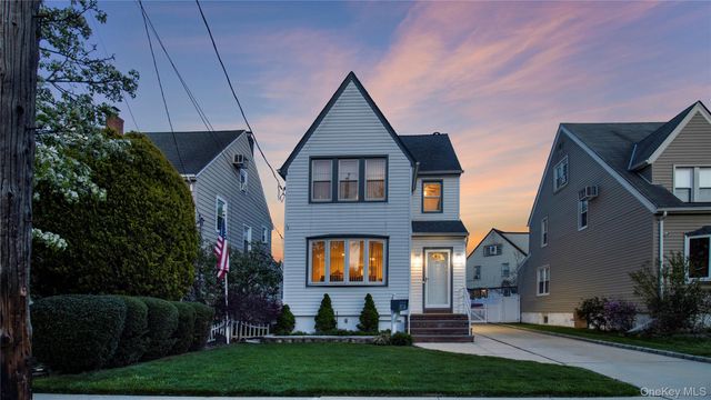 56 Liggett Road, Valley Stream, NY 11581