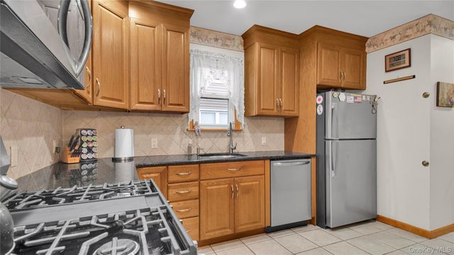 56 Liggett Road, Valley Stream, NY 11581