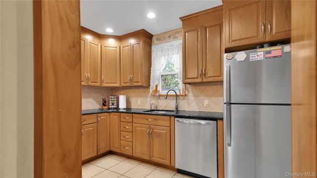 56 Liggett Road, Valley Stream, NY 11581