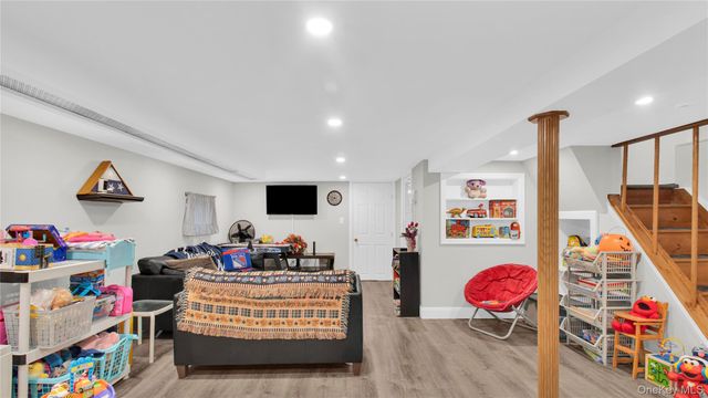 56 Liggett Road, Valley Stream, NY 11581