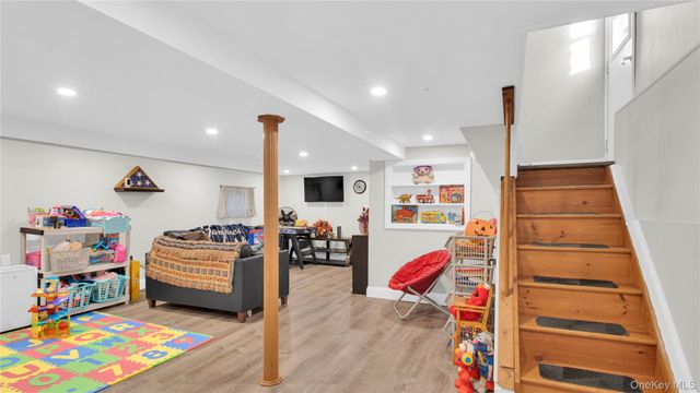 56 Liggett Road, Valley Stream, NY 11581