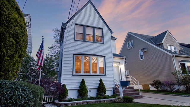 56 Liggett Road, Valley Stream, NY 11581