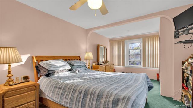 56 Liggett Road, Valley Stream, NY 11581