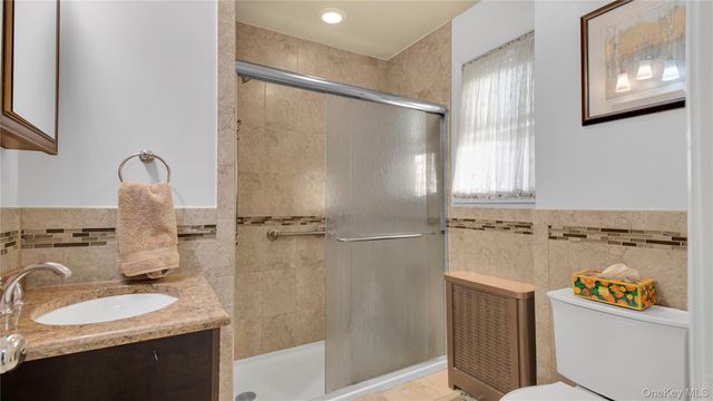 56 Liggett Road, Valley Stream, NY 11581