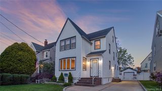 56 Liggett Road, Valley Stream, NY 11581