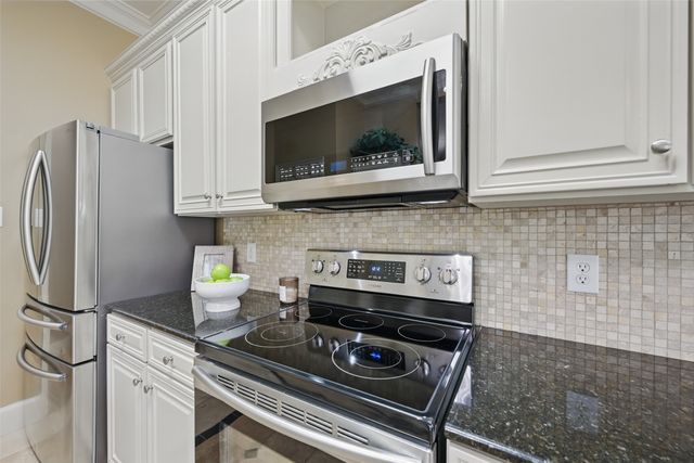 912 Glenngary Way, Denton, TX 76208