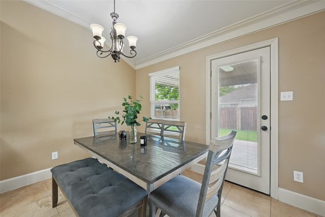 912 Glenngary Way, Denton, TX 76208