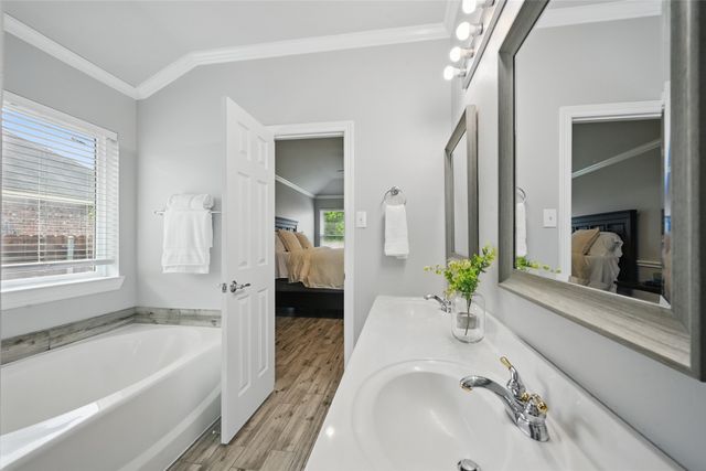 912 Glenngary Way, Denton, TX 76208