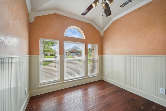 912 Glenngary Way, Denton, TX 76208