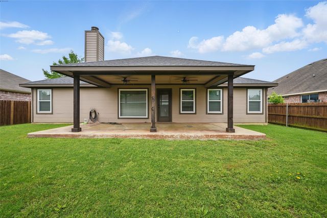 912 Glenngary Way, Denton, TX 76208