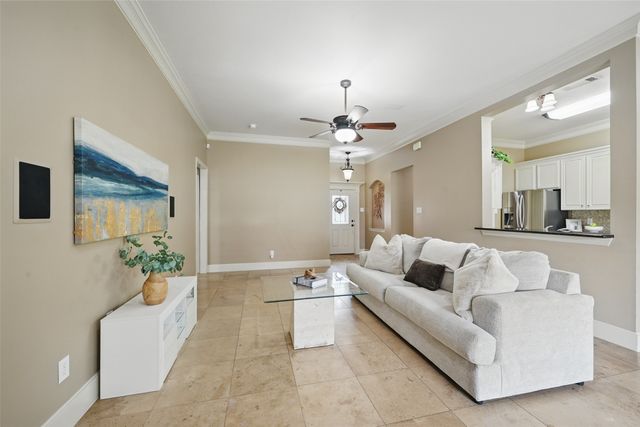 912 Glenngary Way, Denton, TX 76208