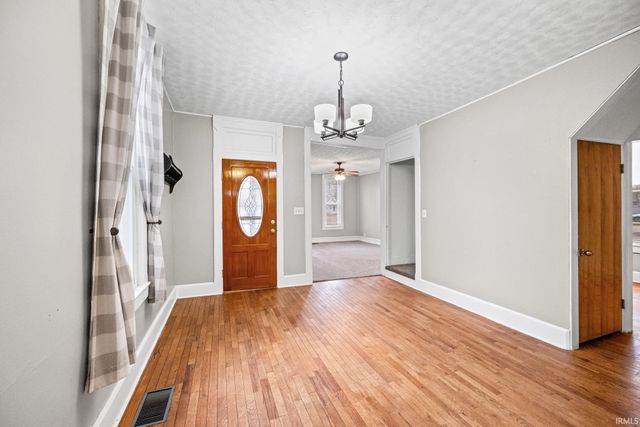 412 W Jackson Street, Mulberry, IN 46058