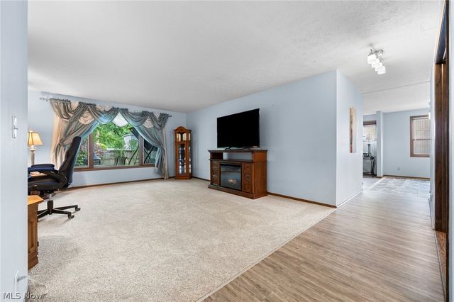 24707 Westwood, Westlake, OH 44145