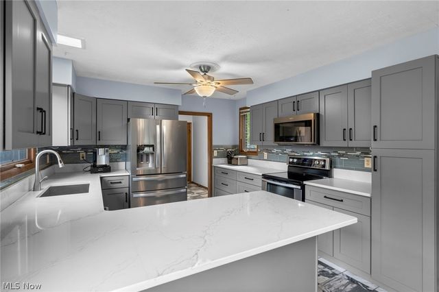 24707 Westwood, Westlake, OH 44145