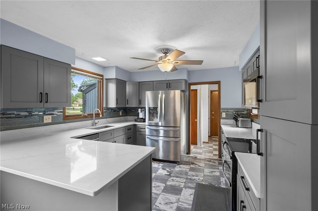 24707 Westwood, Westlake, OH 44145