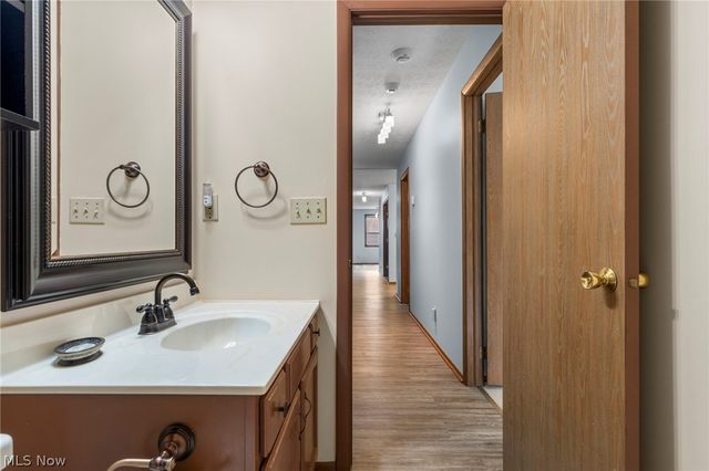 24707 Westwood, Westlake, OH 44145