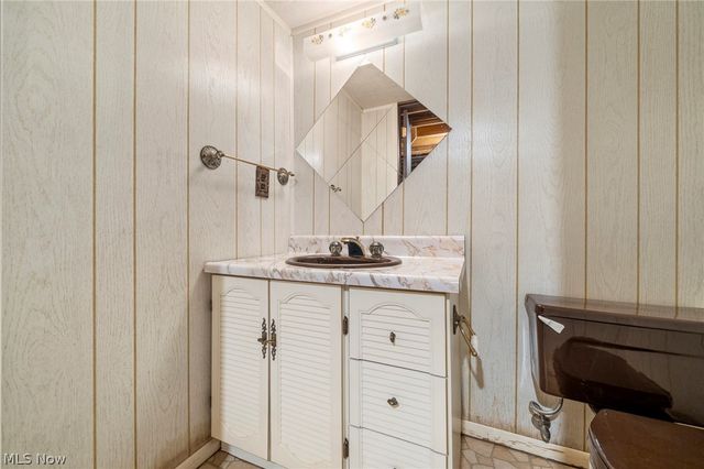 24707 Westwood, Westlake, OH 44145
