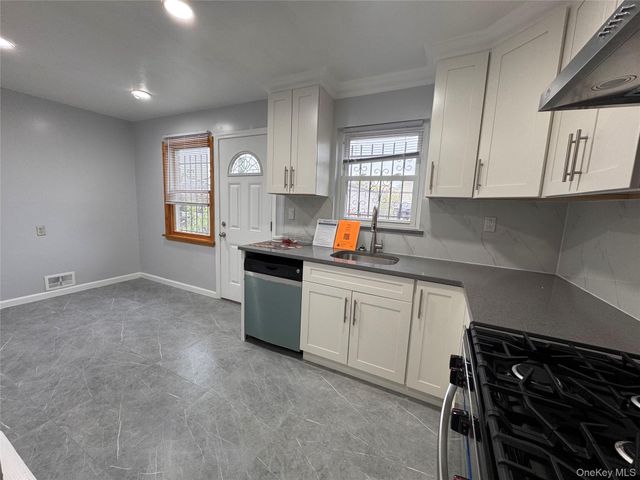 14749 28th Avenue, Flushing, NY 11354