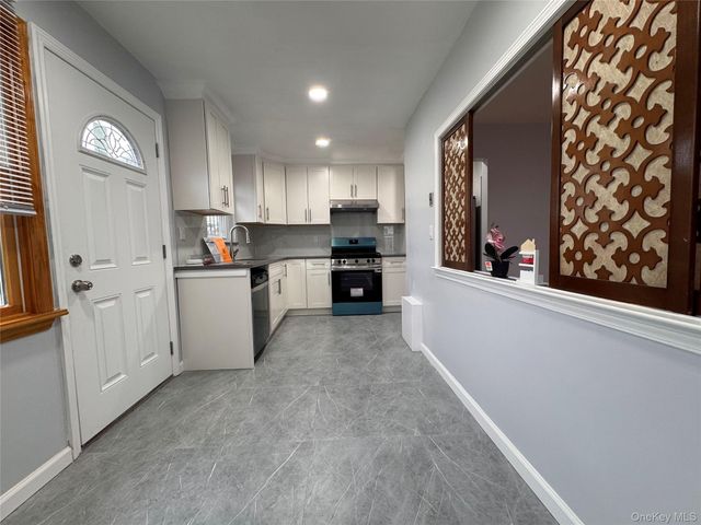 14749 28th Avenue, Flushing, NY 11354