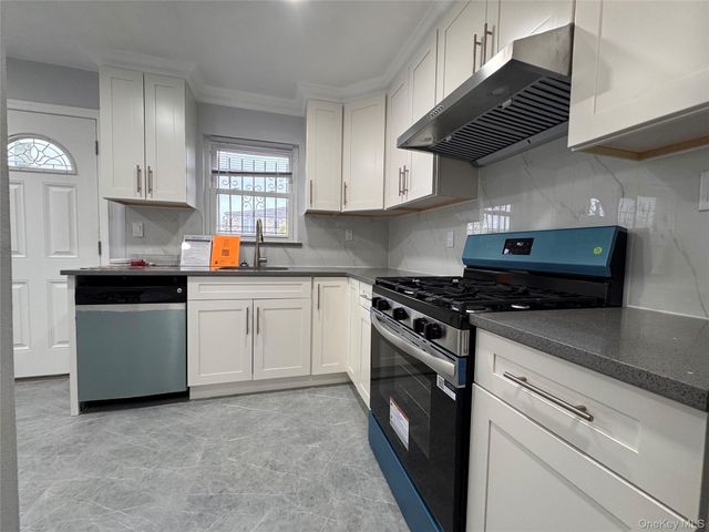 14749 28th Avenue, Flushing, NY 11354