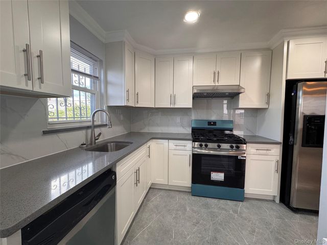 14749 28th Avenue, Flushing, NY 11354