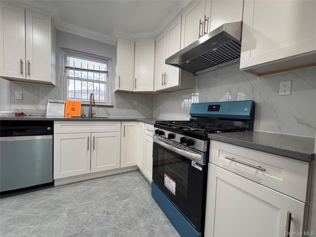 14749 28th Avenue, Flushing, NY 11354