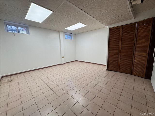 14749 28th Avenue, Flushing, NY 11354