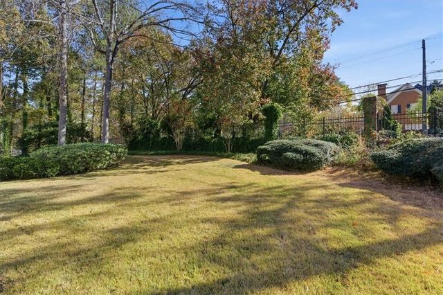 125 Savannah Estates Drive, Atlanta, GA 30350