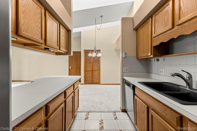 1325 Harbour Boulevard 88, Trenton, MI 48183