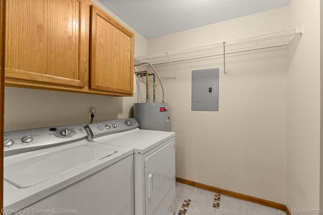 1325 Harbour Boulevard 88, Trenton, MI 48183