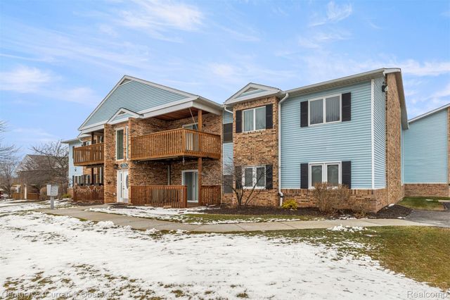 1325 Harbour Boulevard 88, Trenton, MI 48183