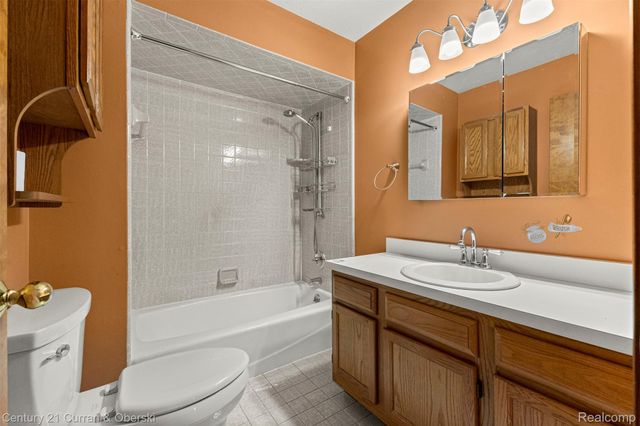 1325 Harbour Boulevard 88, Trenton, MI 48183