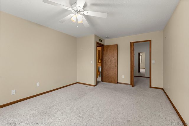 1325 Harbour Boulevard 88, Trenton, MI 48183