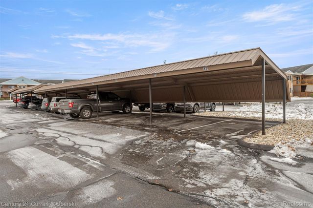 1325 Harbour Boulevard 88, Trenton, MI 48183
