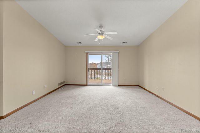 1325 Harbour Boulevard 88, Trenton, MI 48183