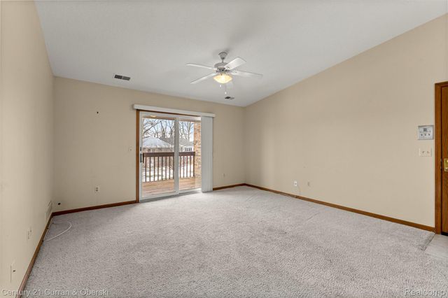 1325 Harbour Boulevard 88, Trenton, MI 48183