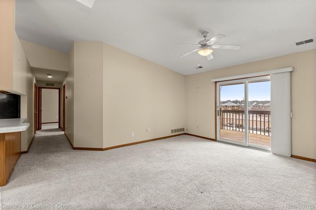 1325 Harbour Boulevard 88, Trenton, MI 48183