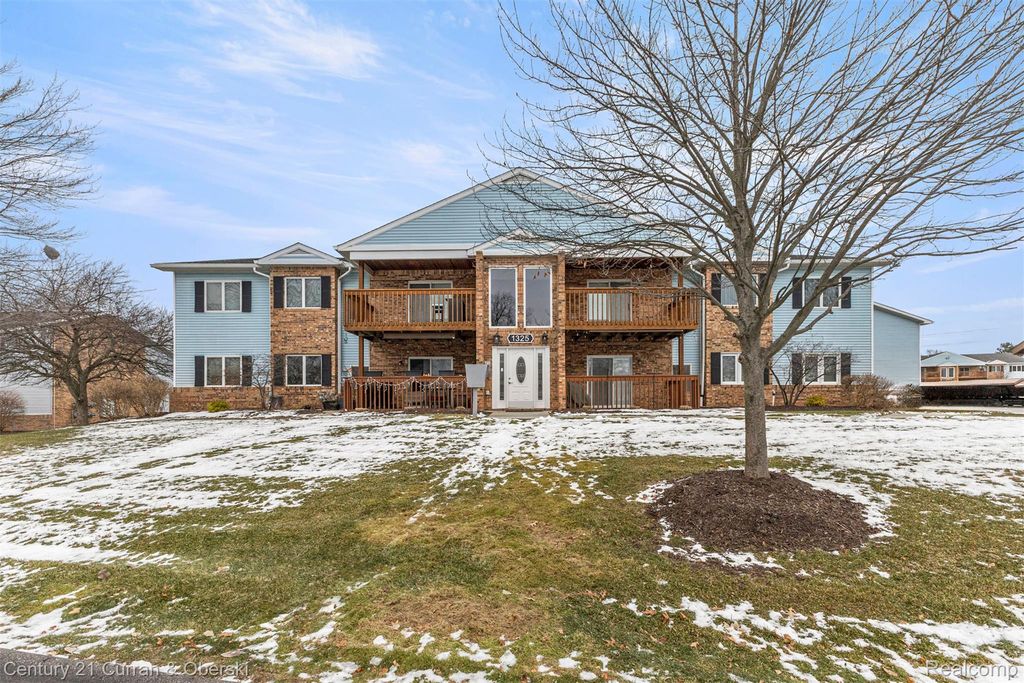 1325 Harbour Boulevard 88, Trenton, MI 48183