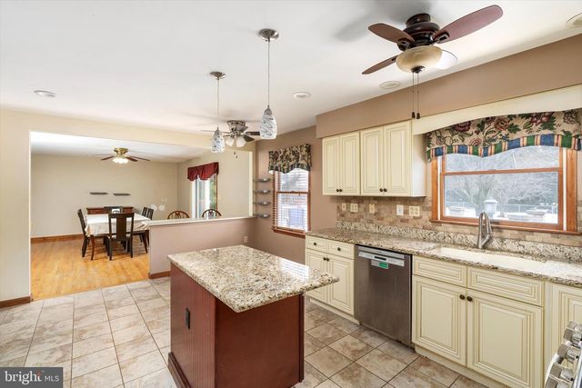 130 HOPKINS RD, New Egypt, NJ 08533