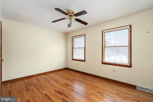 130 HOPKINS RD, New Egypt, NJ 08533
