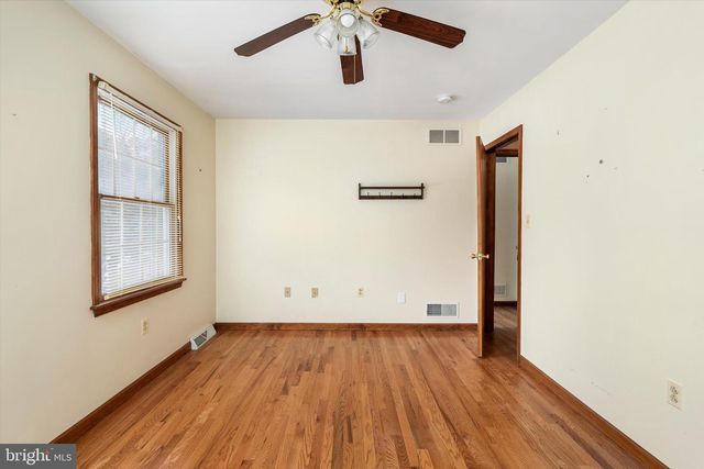 130 HOPKINS RD, New Egypt, NJ 08533