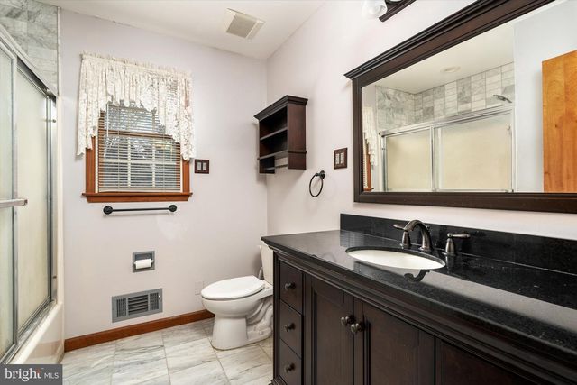 130 HOPKINS RD, New Egypt, NJ 08533