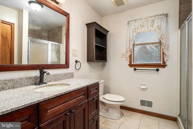 130 HOPKINS RD, New Egypt, NJ 08533