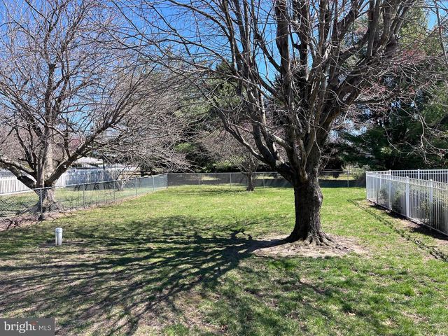 130 HOPKINS RD, New Egypt, NJ 08533