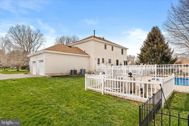 130 HOPKINS RD, New Egypt, NJ 08533