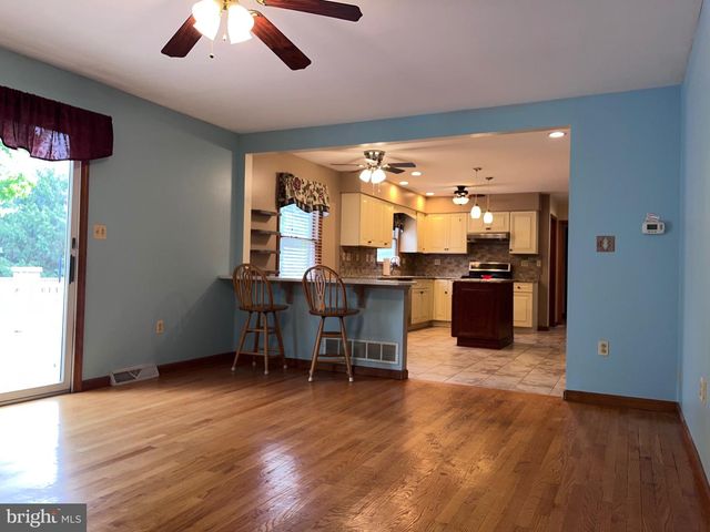 130 HOPKINS RD, New Egypt, NJ 08533