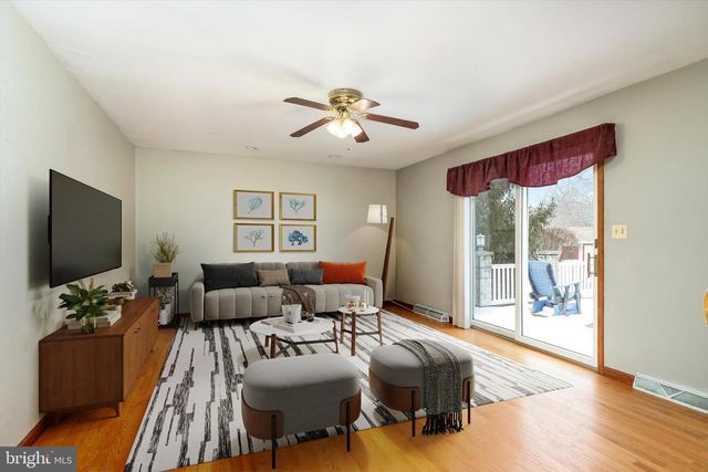 130 HOPKINS RD, New Egypt, NJ 08533